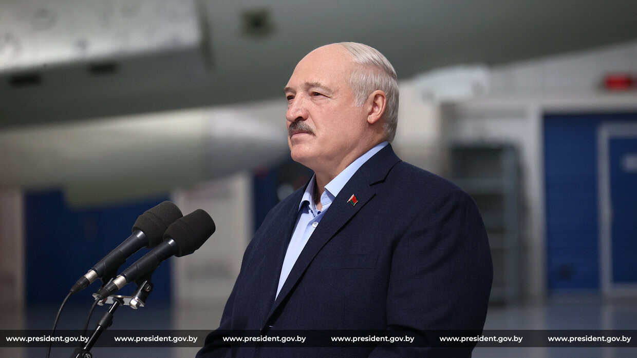 Лукашенко анонсировал выпуск первого белорусского автомобиля