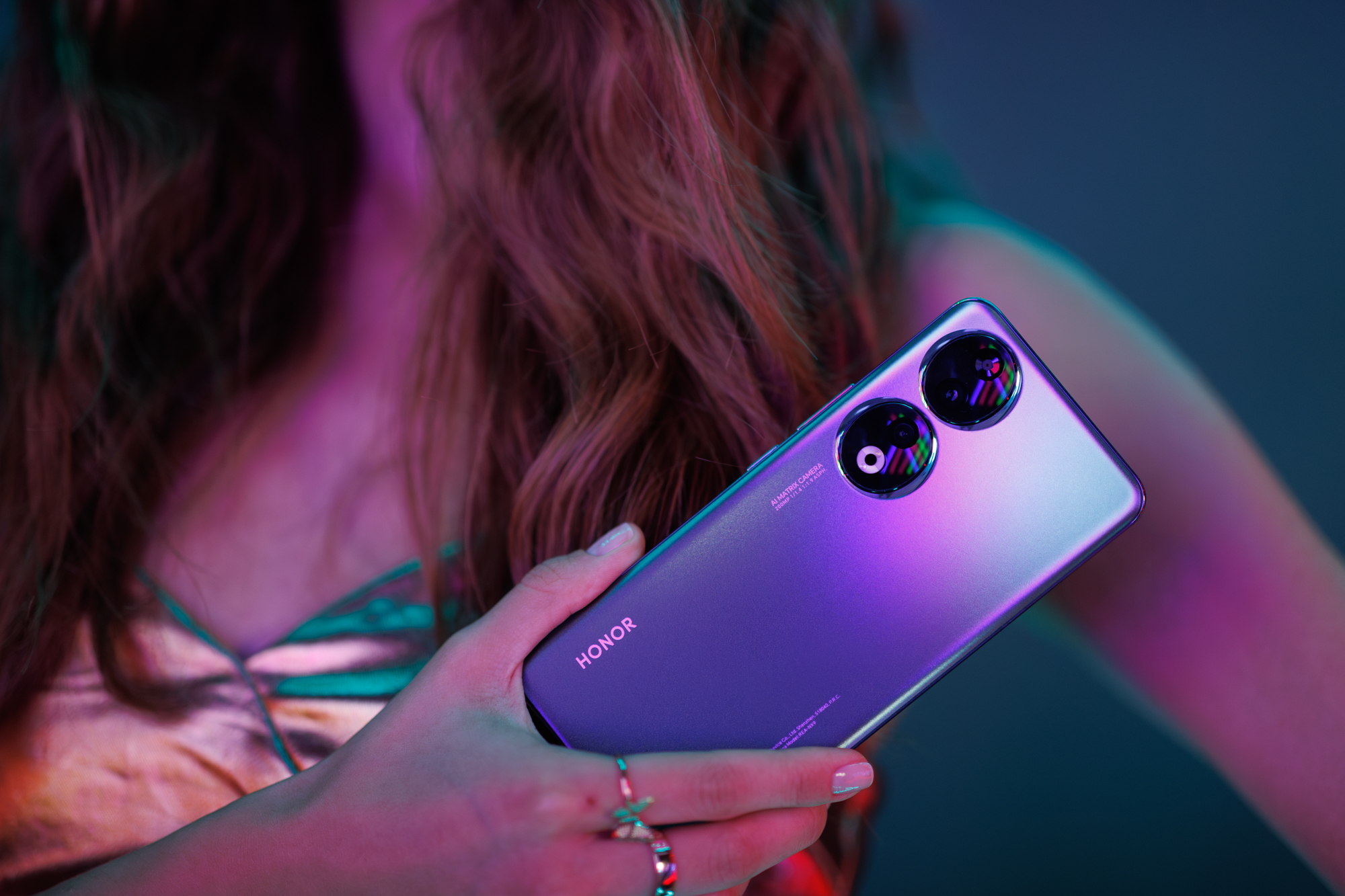 Флагман по честной цене. Каким получился смартфон HONOR 90