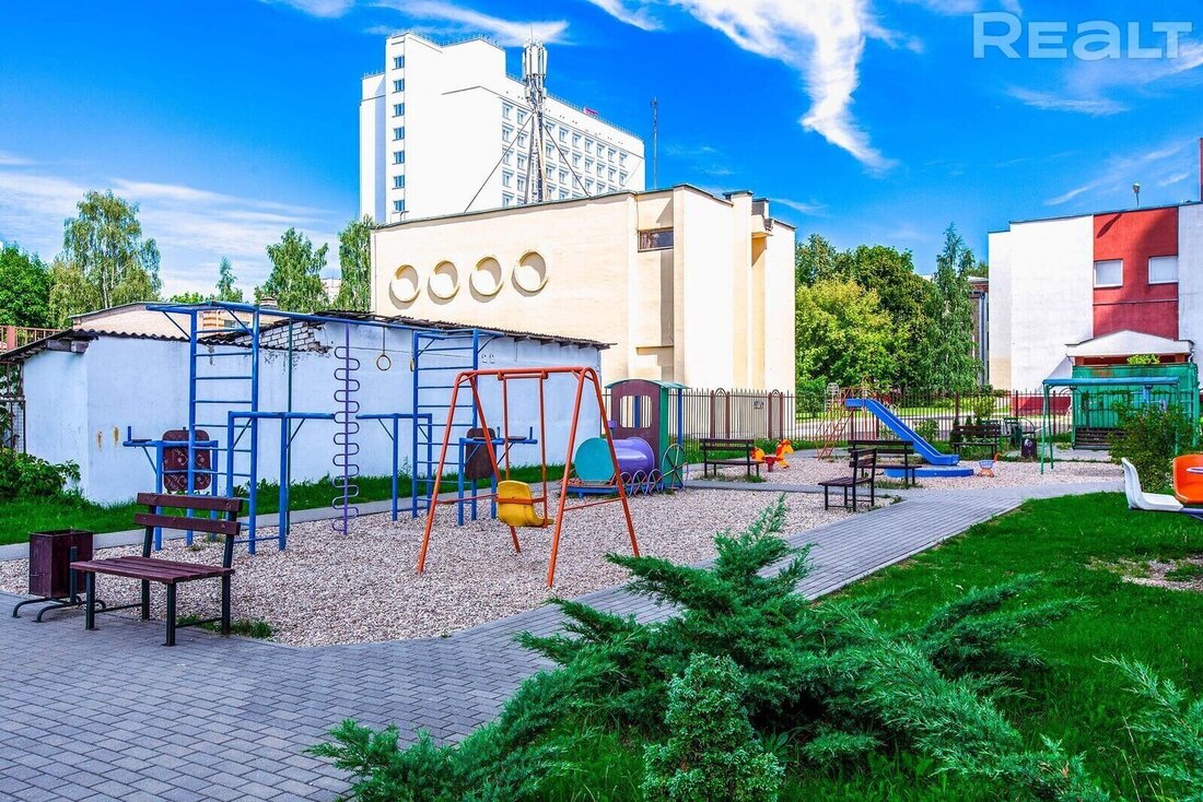 А вы знали про такой ЖК недалеко от Комаровки? 10 лет назад метр здесь стоил 2200 долларов