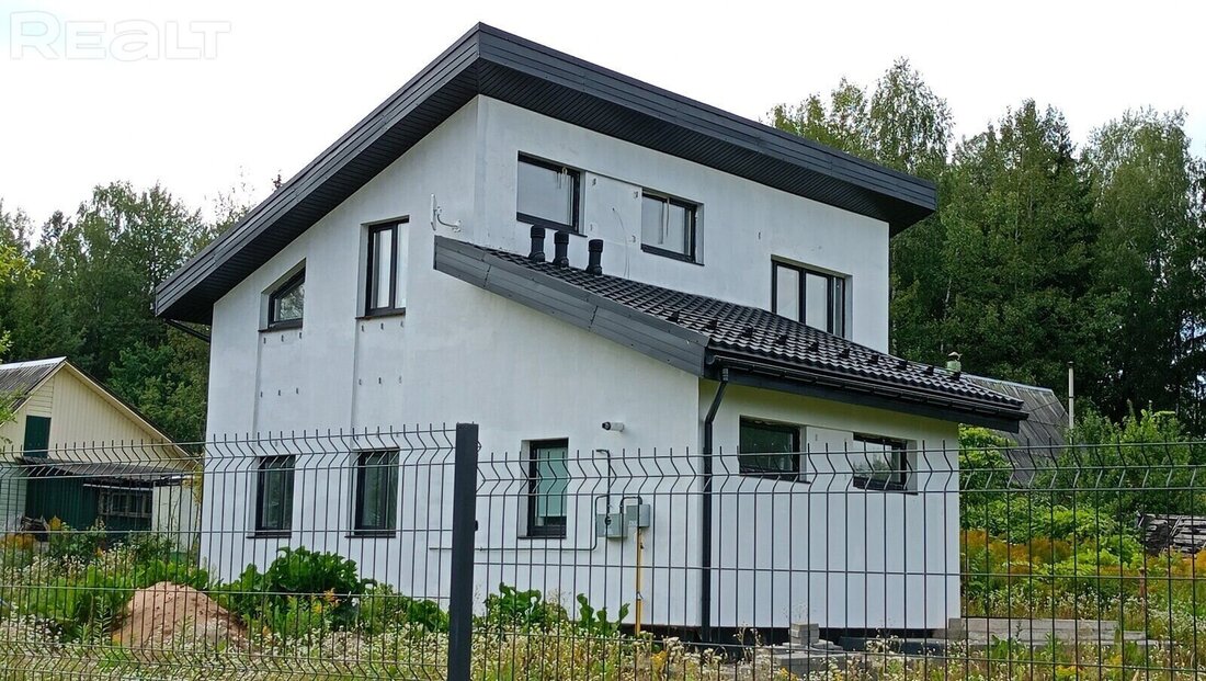 Добротное СТ с газом и активными людьми. Побывали на дачах рядом с «Силичами» и грибными лесами
