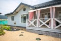 «Самый дорогой дом продали за 500 тысяч». Что прямо сейчас происходит с загородной недвижимостью?