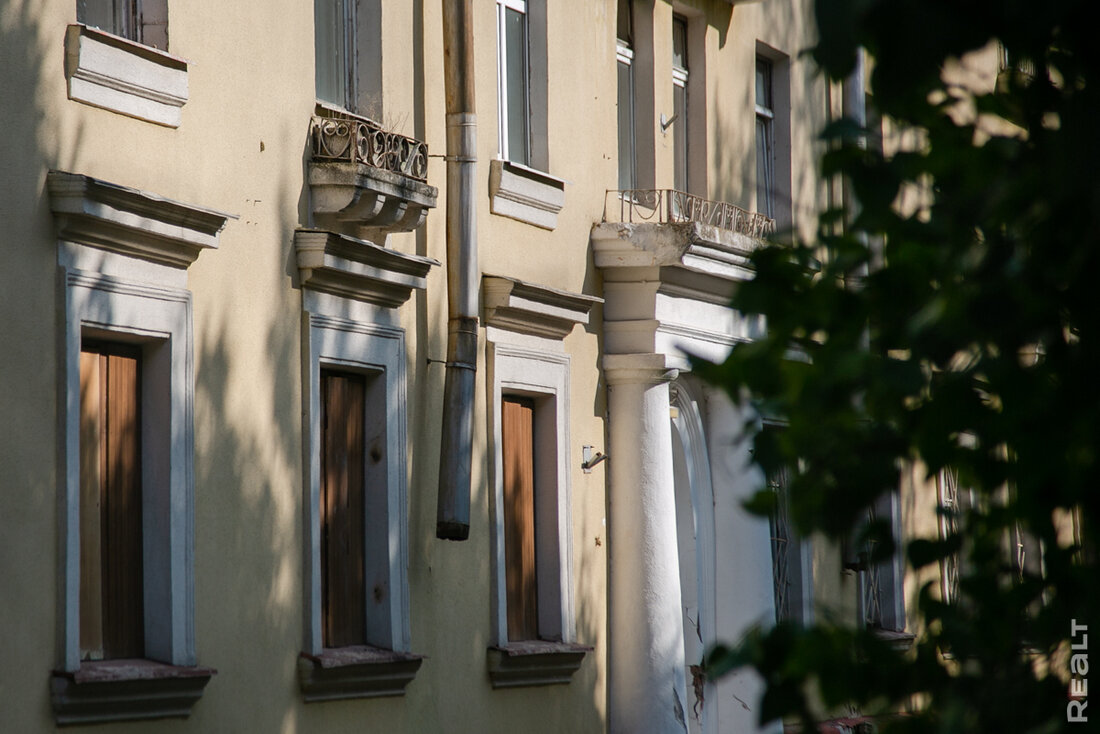 В атмосферном уголке Минска сносят старые двухэтажки. Там будут строить многоэтажные дома