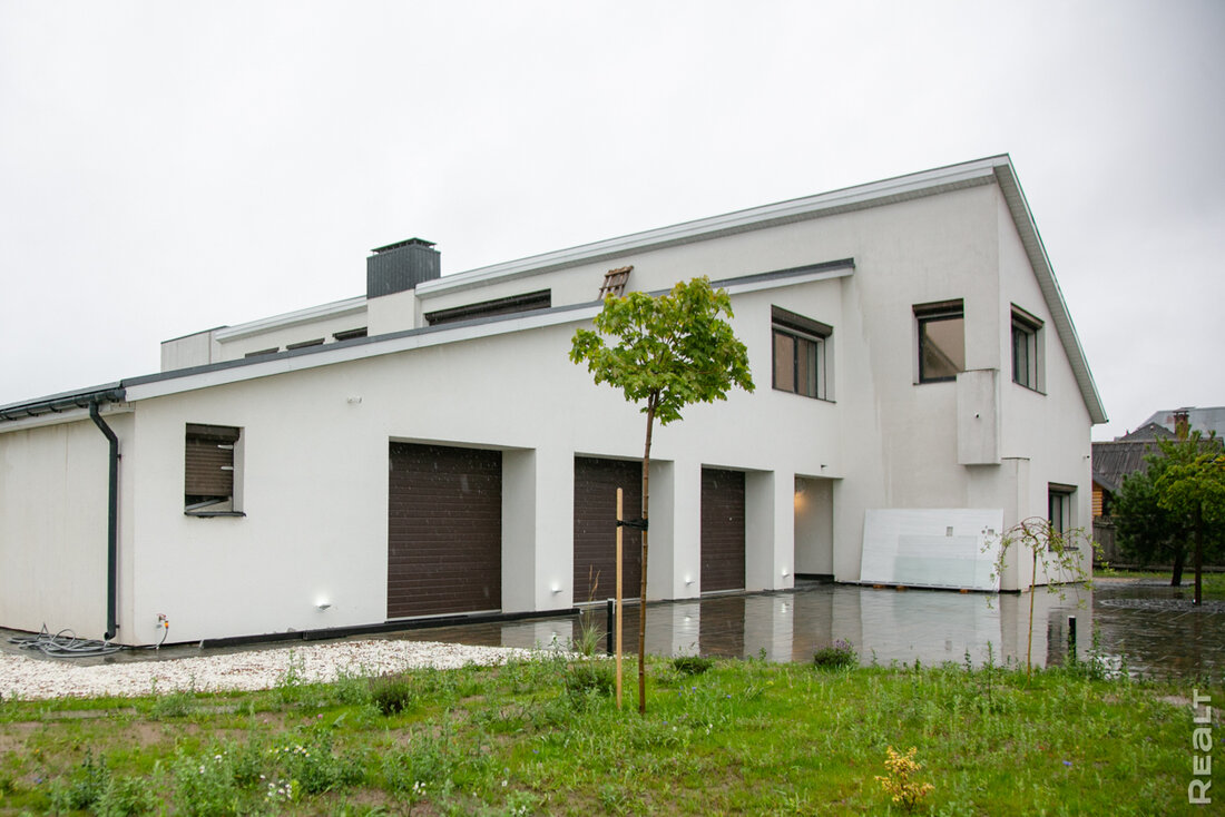 Под Минском продается уникальный дом по проекту известного архитектора. Побывали там внутри