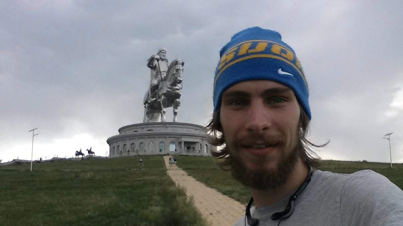 «За 15 минут привлек первые $ 200 тысяч». История белоруса, который год без денег путешествовал автостопом по Азии и отказался от работы в Яндексе ради своего стартапа