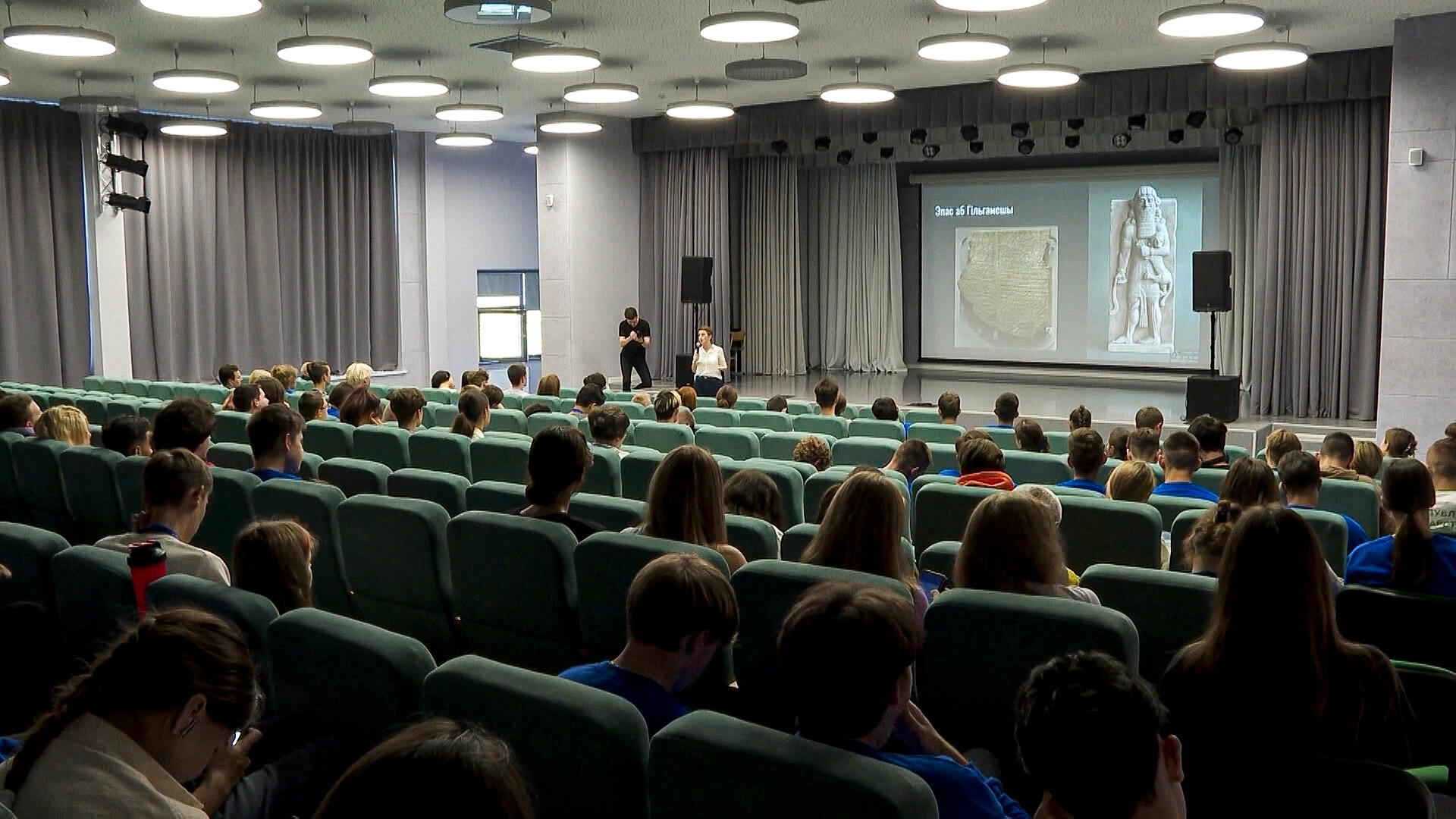 Почти 300 юных ученых представили свои проекты на конкурсе в Минске