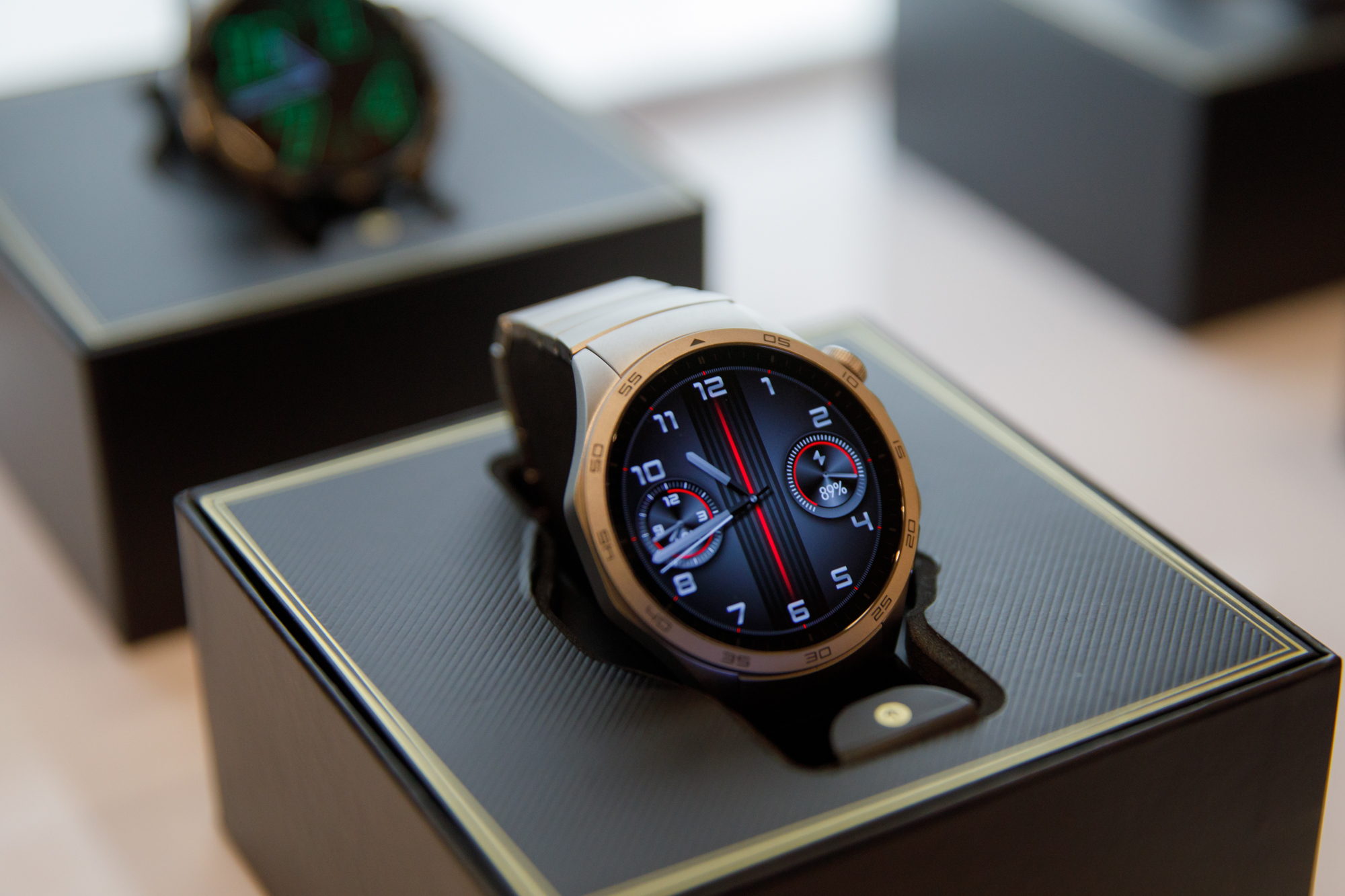 В Беларуси появятся стильные смарт-часы Huawei Watch GT 4 с «умным» подсчетом калорий и до 14 дней работы без подзарядки