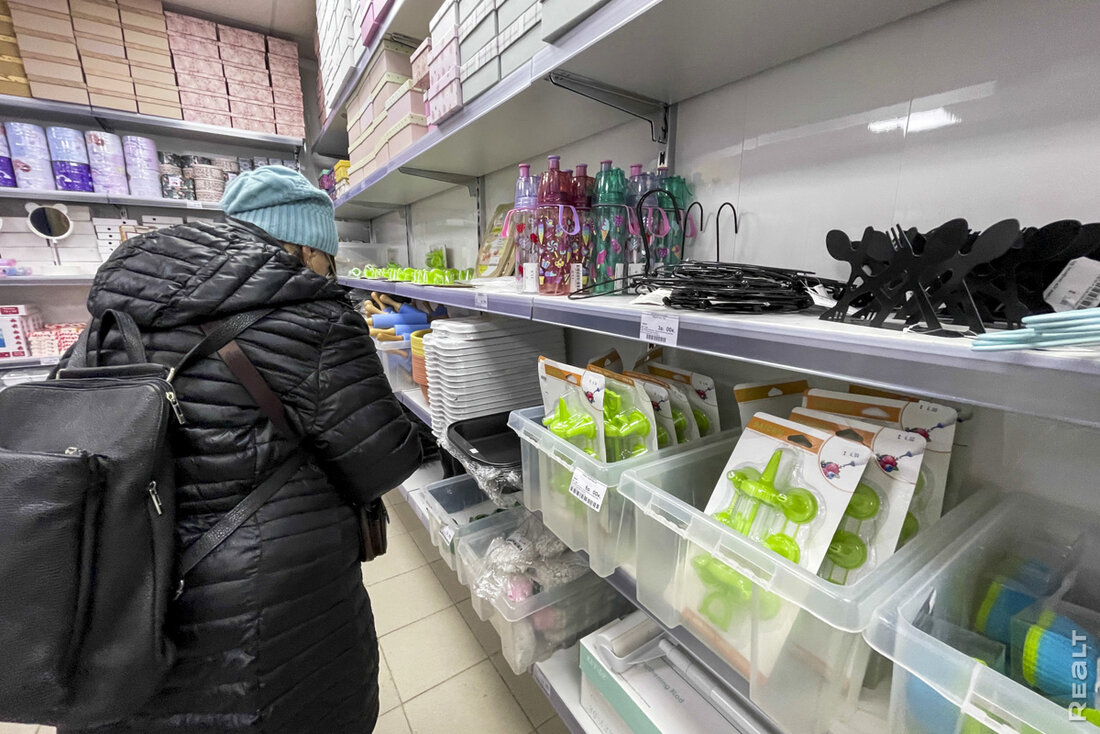 От свечек до айфонов. Посмотрели, что и почем продается в конфискате арестованного имущества