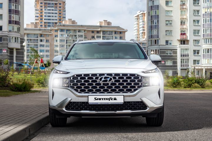 Hyundai Santa Fe: экзамен на статус