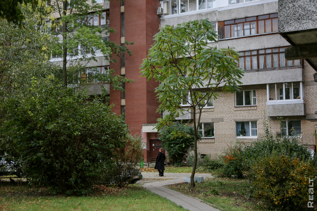"Жилье здесь давали профессорам". Побывали в непростом минском доме, о котором вы не знали