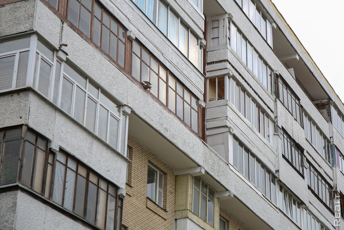 "Жилье здесь давали профессорам". Побывали в непростом минском доме, о котором вы не знали