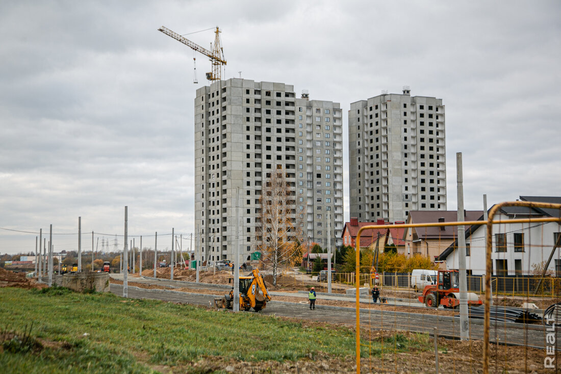 Сухарево уже не узнать. Посмотрели, как на окраине Минска растут новые микрорайоны