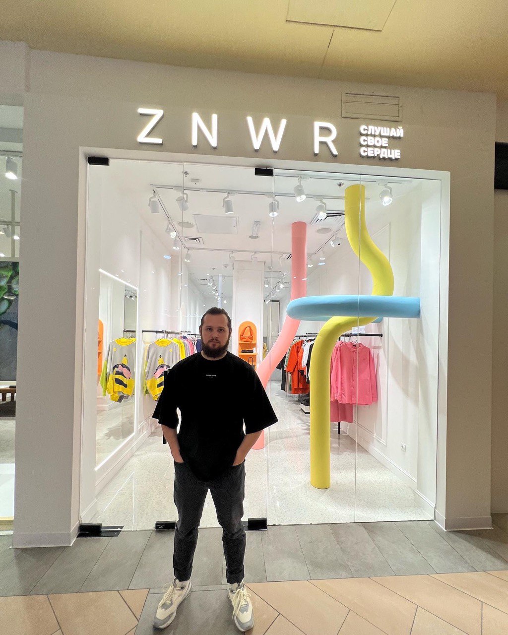 «После первого бизнеса был в долгах, но рискнул и взял еще $ 5 тысяч, чтобы открыть цех». Как появился премиальный белорусский бренд одежды ZNWR