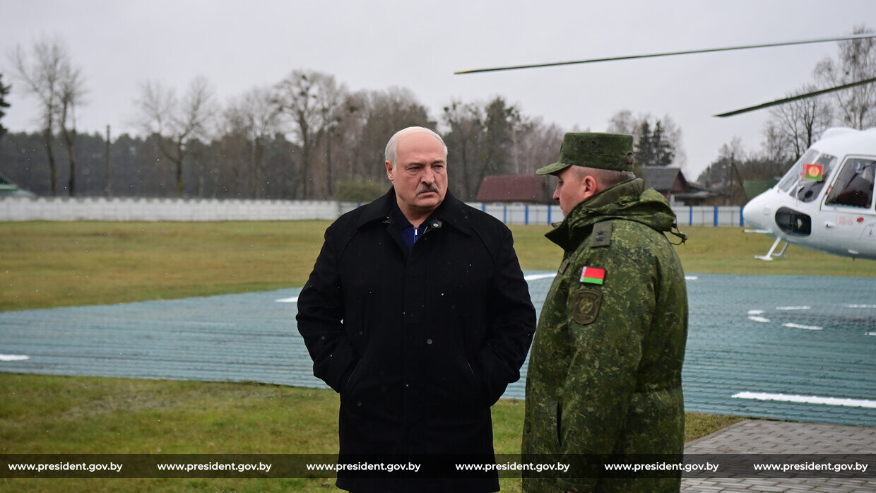 Лукашенко поручил губернатору Гомельской области грамотно спланировать сельхозработы