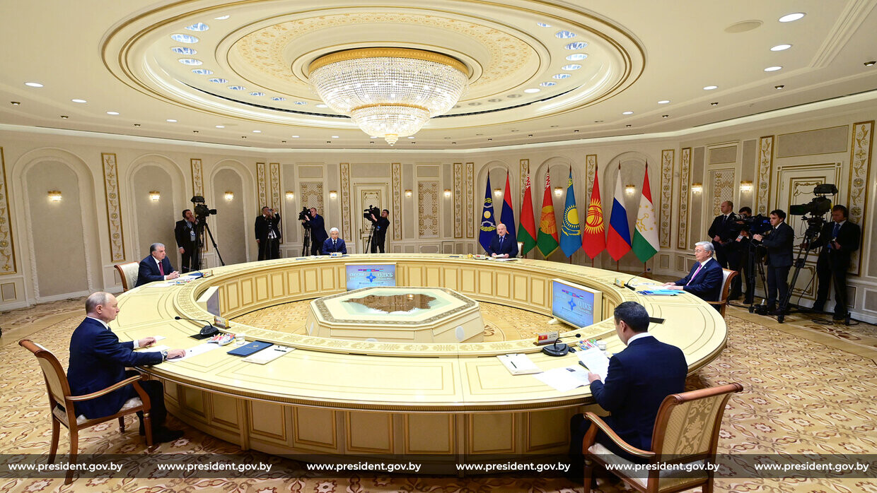 Лукашенко: Нужно найти новые решения по укреплению безопасности государств ОДКБ