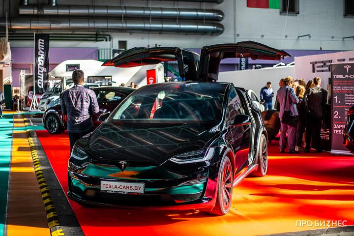 ФОТО: «В Беларусь ввезли тысячи электромобилей, но только сотня из них продана через официальных дилеров». В каком состоянии рынок электрокаров и что нужно изменить для развития