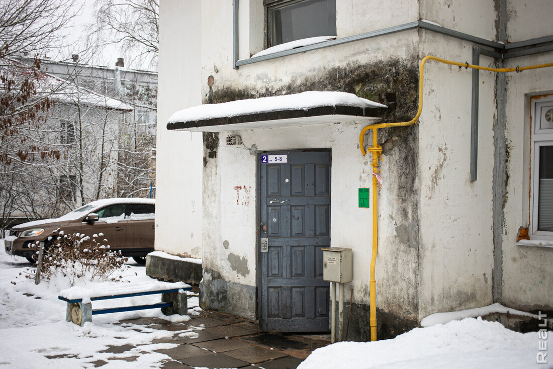 "Наши дома долго считались снесенными". Побывали в спрятанных за Академией наук двухэтажках