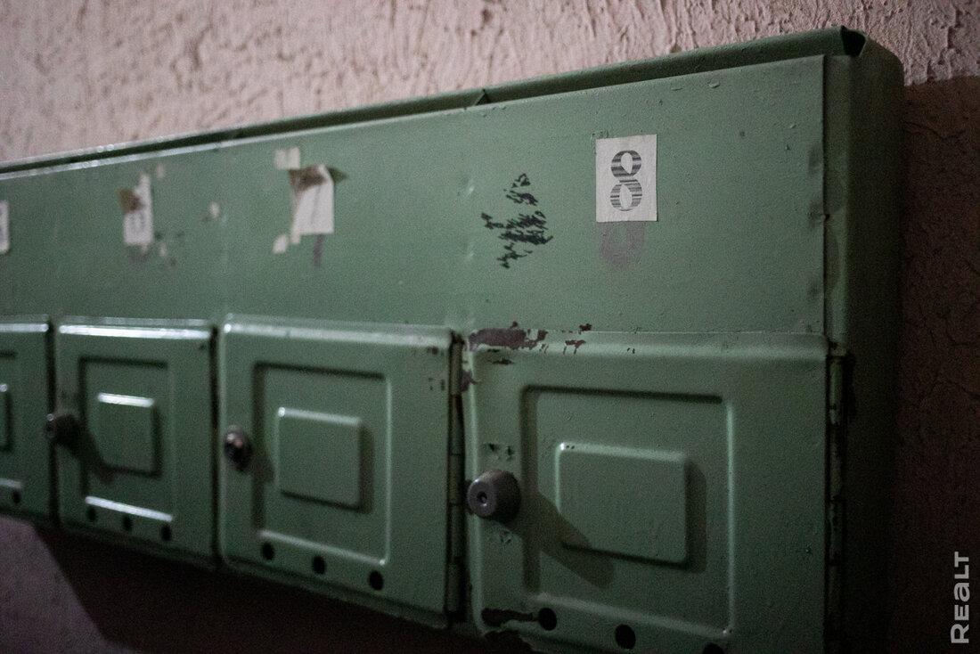 "Наши дома долго считались снесенными". Побывали в спрятанных за Академией наук двухэтажках