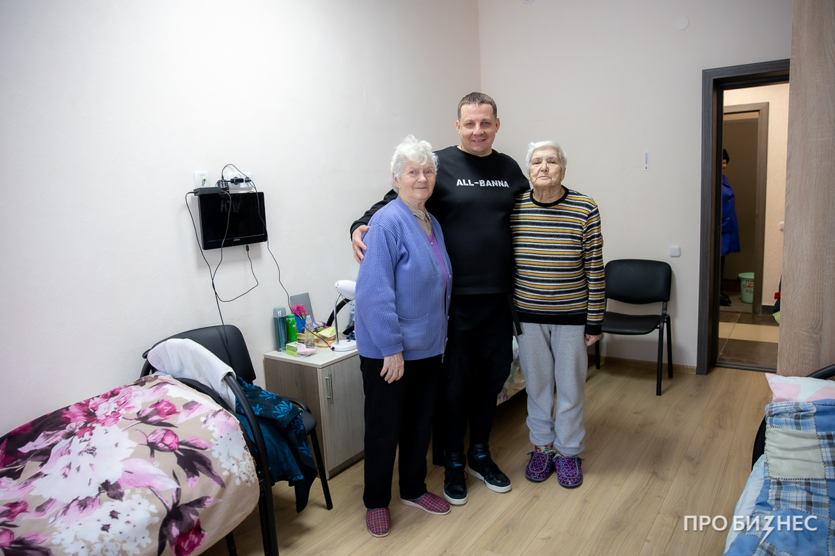 «Деменция „молодеет“, а жизнь такого человека в квартире — это почти всегда несчастный случай». Предприниматель создал дом для престарелых и тратит $ 4000 в месяц на его продвижение