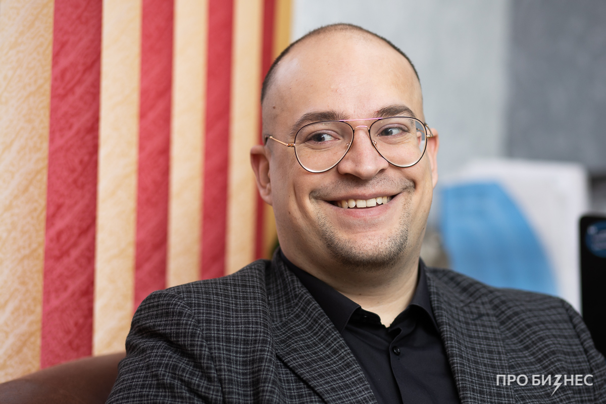 «Здравствуйте, я хочу нанять киллера». Как работает детективное агентство и чем оно на самом деле может помочь бизнесу
