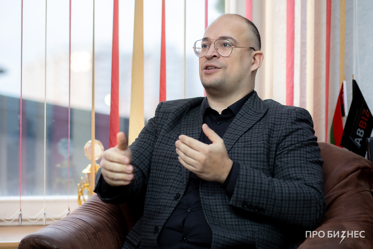 «Здравствуйте, я хочу нанять киллера». Как работает детективное агентство и чем оно на самом деле может помочь бизнесу