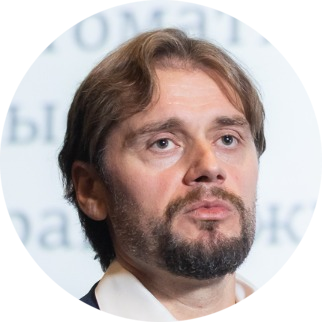 «Многим тяжело сходить в филармонию, в бассейн или на стадион, но стоит себя заставить». Психолог Дмитрий Дьяков — о том, как самосострадание может помочь справиться с любыми потрясениями