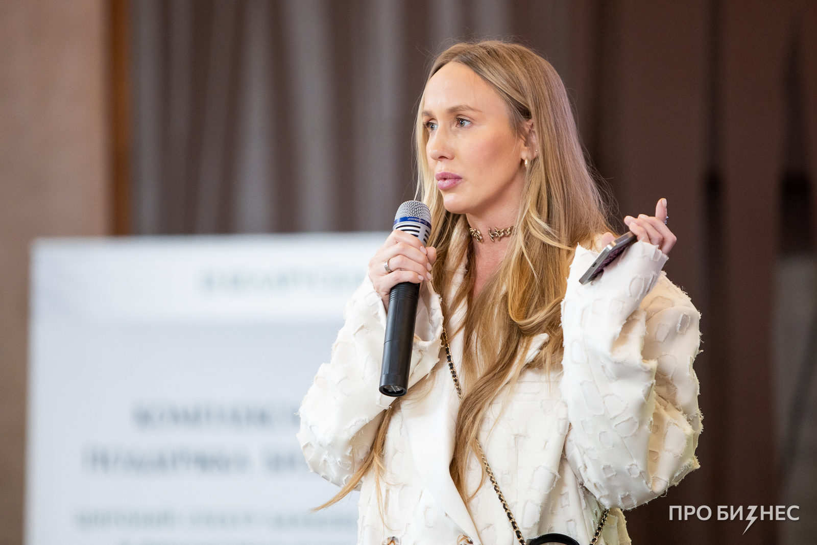 «Менеджер Instagram должен работать в офисе, а не где-то там, гуляя с ребенком». Владелица бренда ZVONKO — о том, как продавать с помощью личных историй