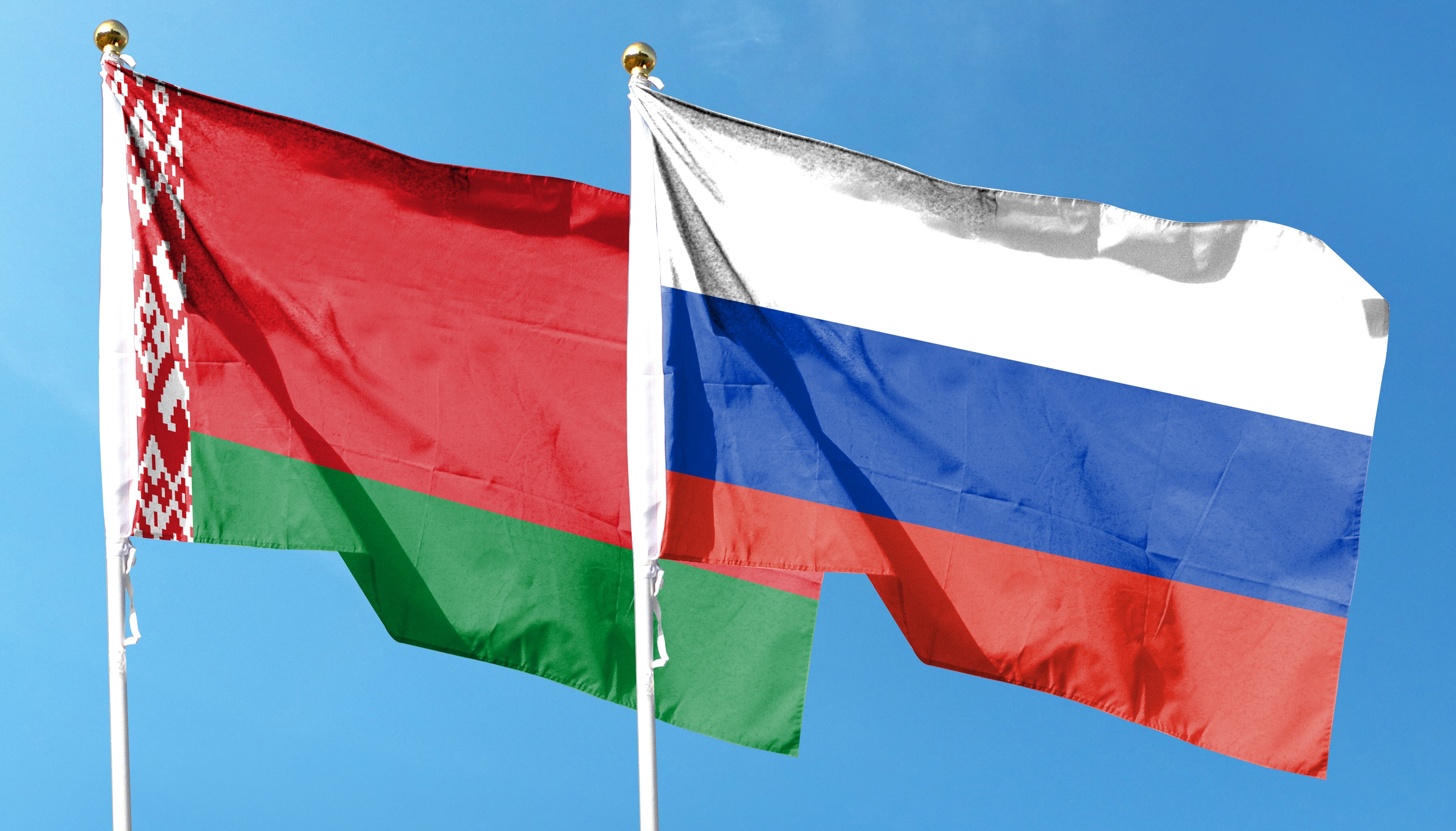 Путин и Лукашенко обменялись поздравлениями с Днем единения народов России и Беларуси