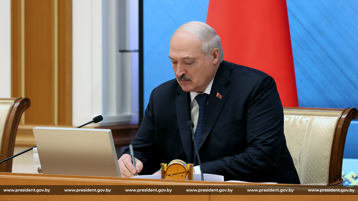 Лукашенко потребовал увеличить показатели в сельскохозяйственной сфере