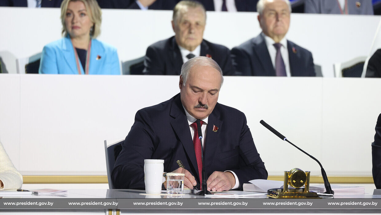 Лукашенко: Мы политически докажем, что у нас истинная демократия