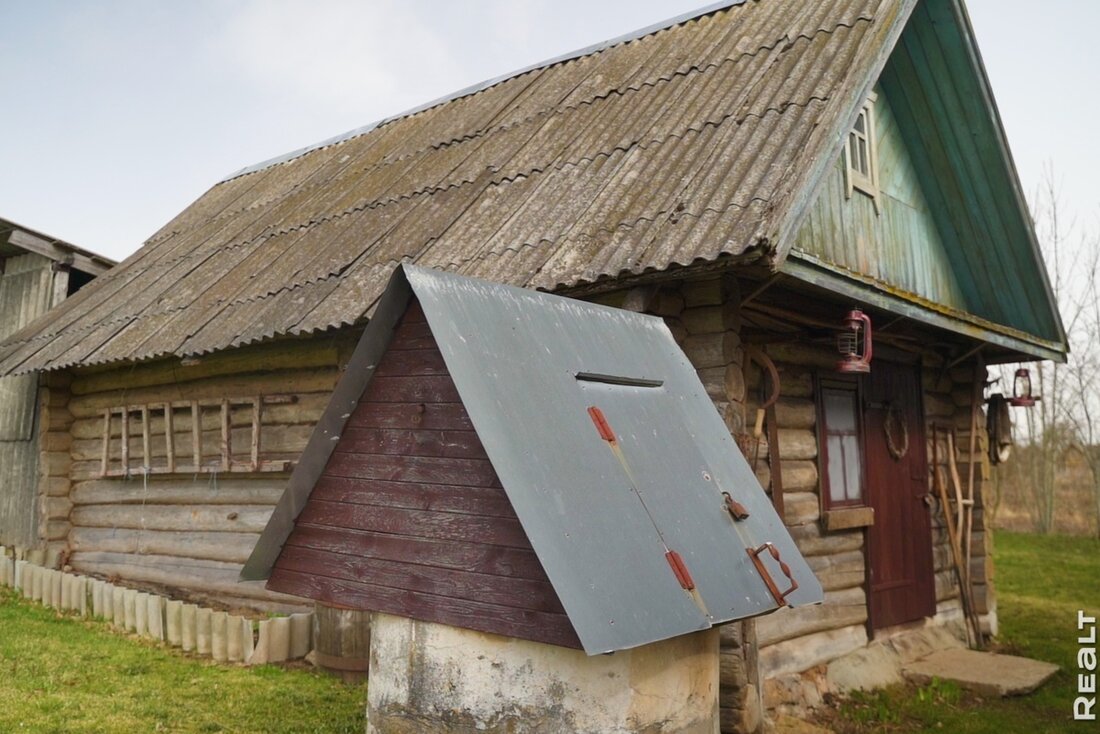 «Моя семья жила здесь веками». Белоруска восстанавливает родовое гнездо в глухой деревне у реки