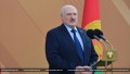 Лукашенко пообещал «урегулировать вопрос» с лечением уехавших из страны