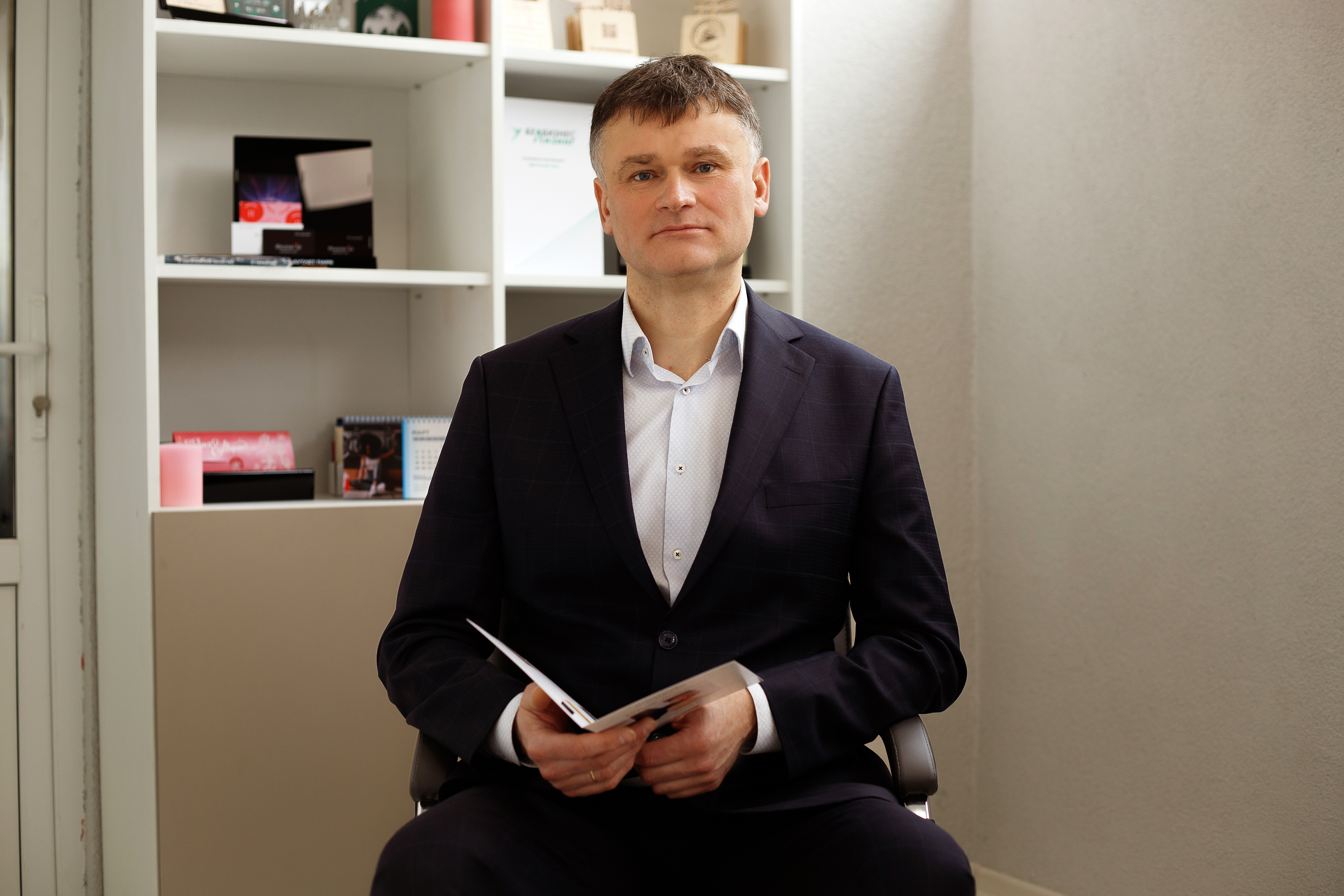«Люди хотят быстро, мало и красиво». Что происходит на рынке полиграфии после санкций и прихода ИИ