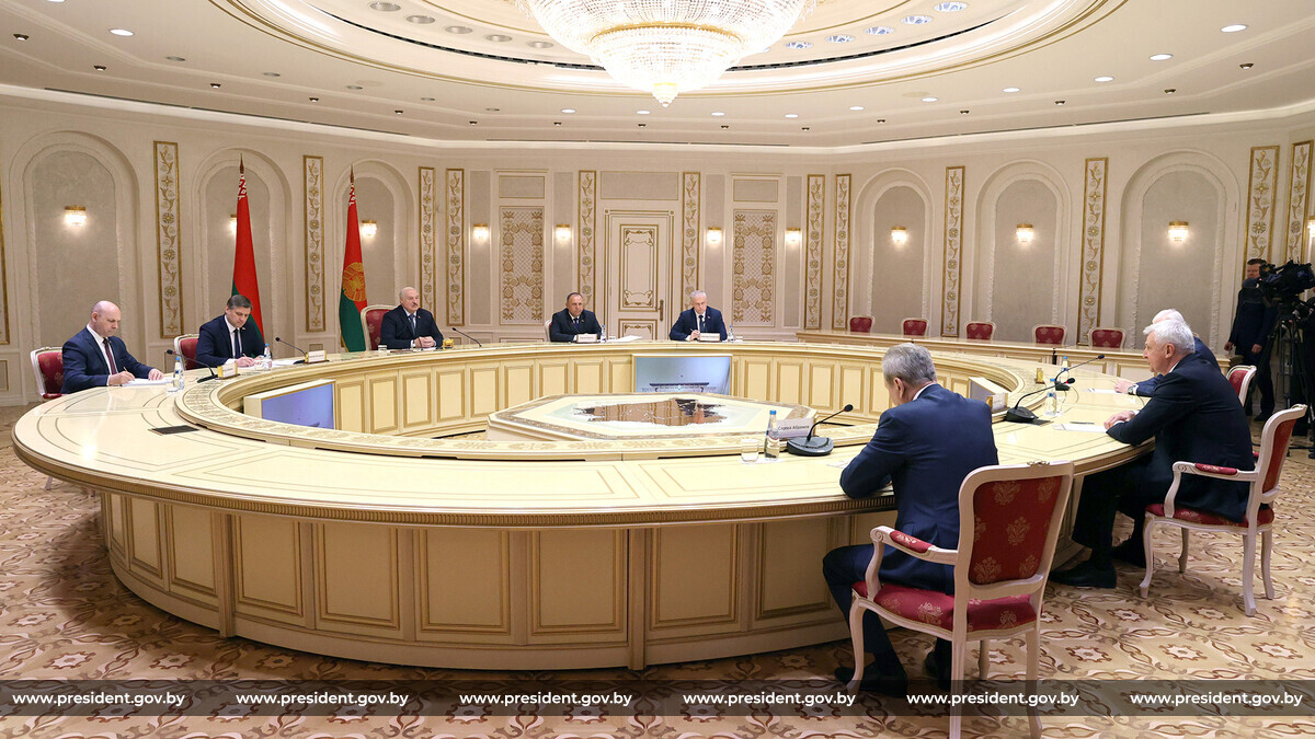 Лукашенко предложил создать с Магаданской областью совместное ювелирное предприятие