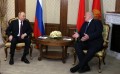 Путин и Лукашенко начали переговоры прямо в аэропорту