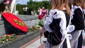 Последний звонок в Беларуси: выпускники возложили цветы к мемориалам