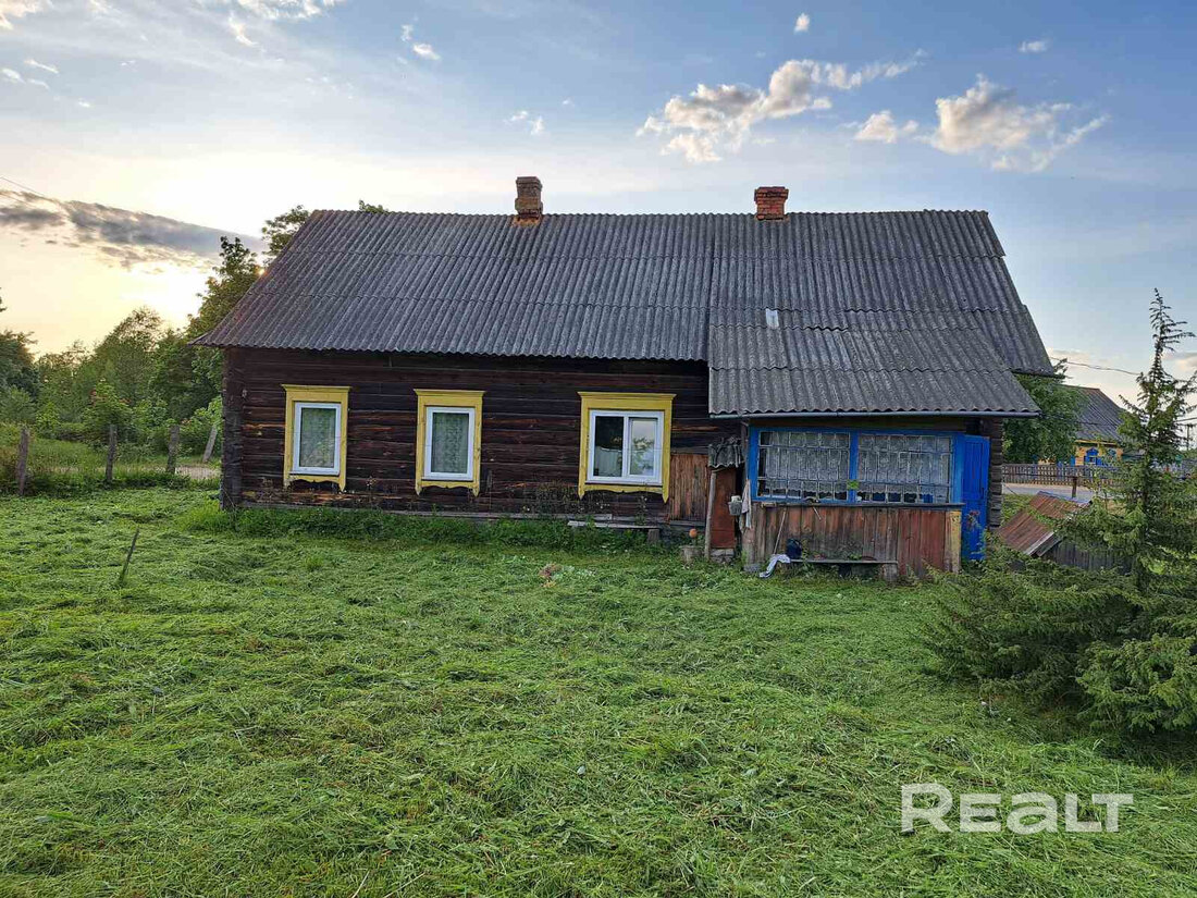 Дома в деревне под дачу до 5 тысяч долларов. Смотрим хорошие варианты в часе езды от Минска