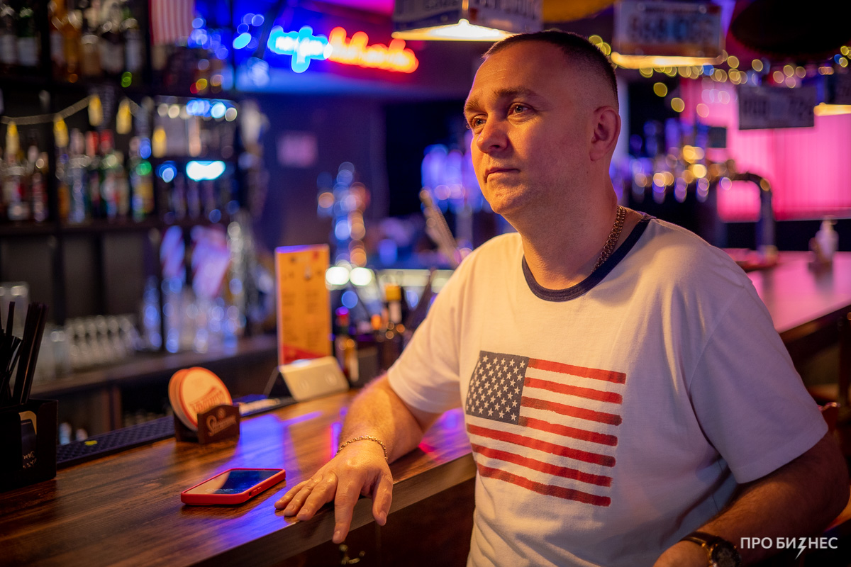 «Для того, чтобы заработать, все нужно делать самому». Владелец паба «American BBQ» — о культуре бизнеса в США и Беларуси