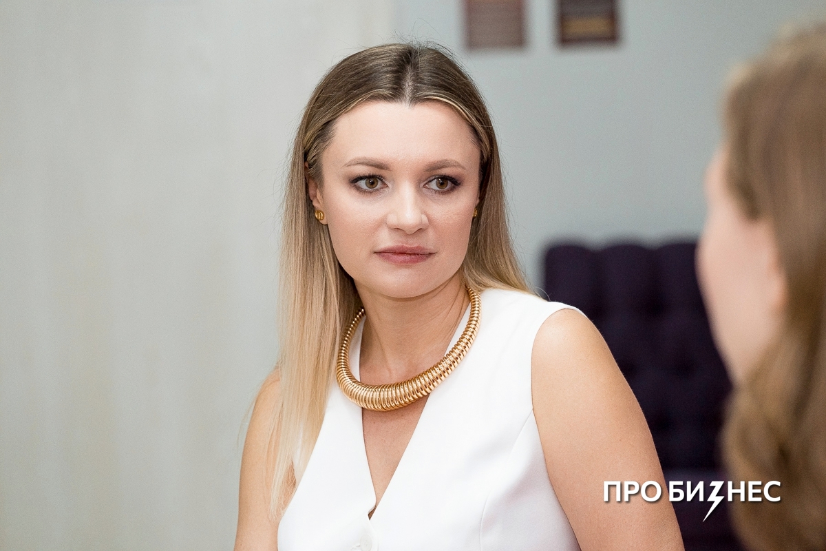 «Свой бизнес я открыла без вложений, за 7 лет ни разу не уходила в минус». Борисовчанка руководит школами с модельным уклоном для детей
