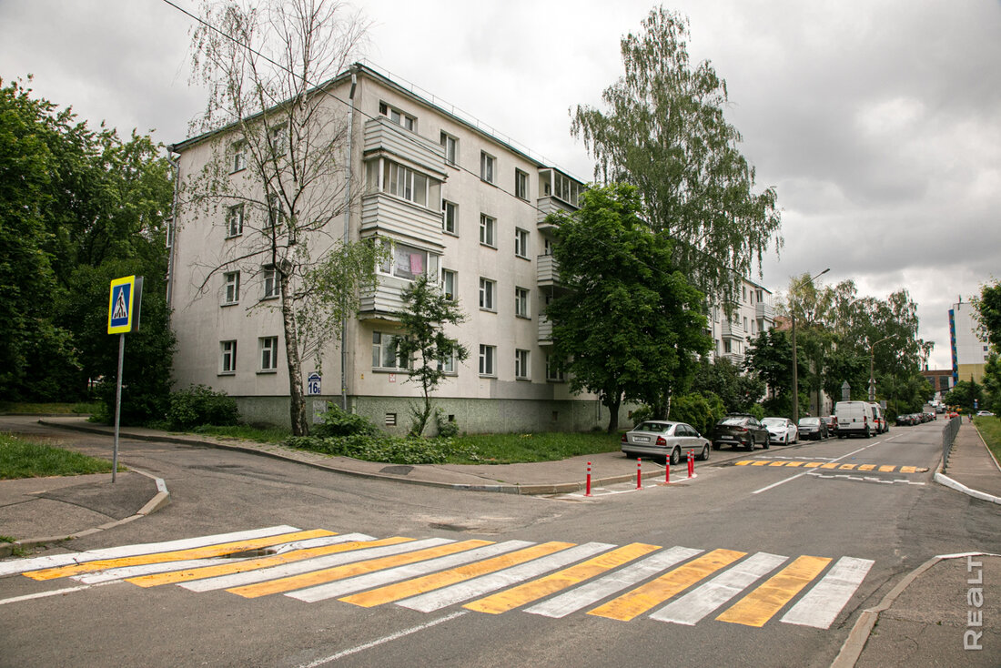 «Категорически не хотим переезжать отсюда». Узнали у местных, как живется на переулке Козлова