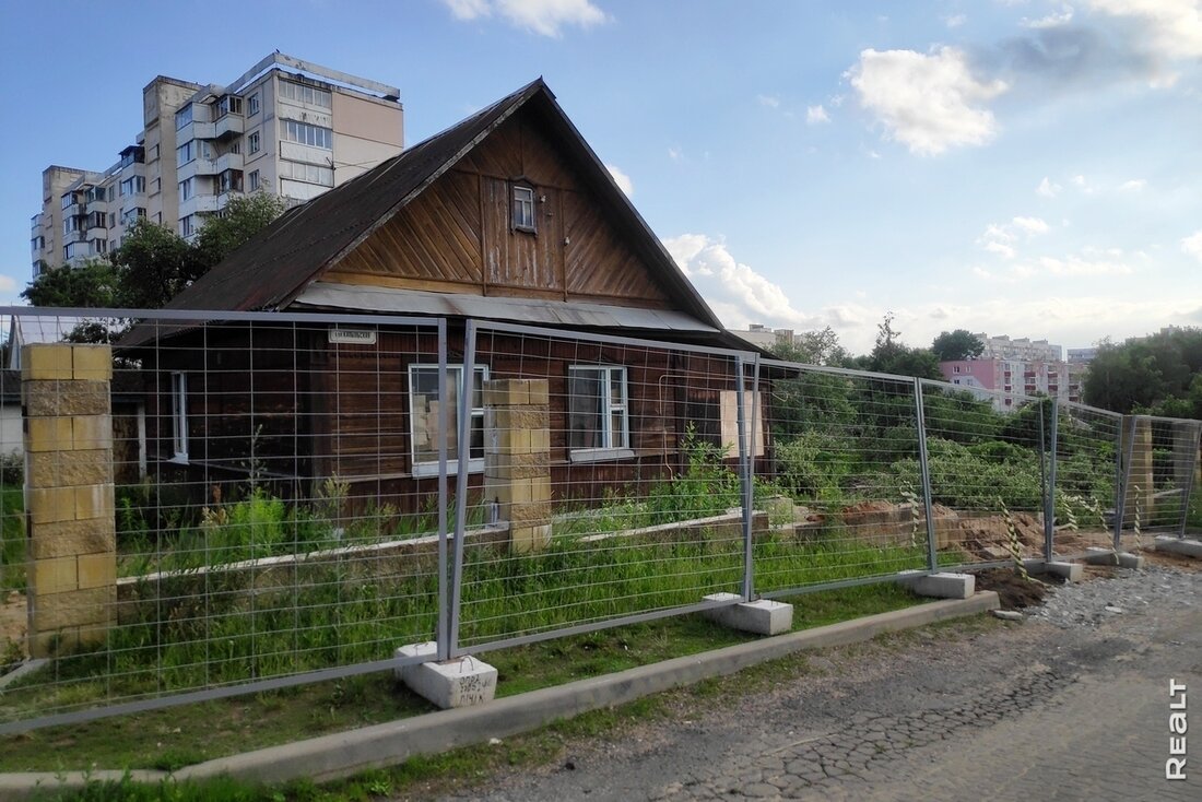 Опять снос. В одном из районов Минска расчищают участок под жилые многоэтажки