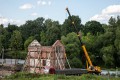Здесь будет новый загс? Посмотрели, как идет реконструкция исторических зданий в Лошицком парке