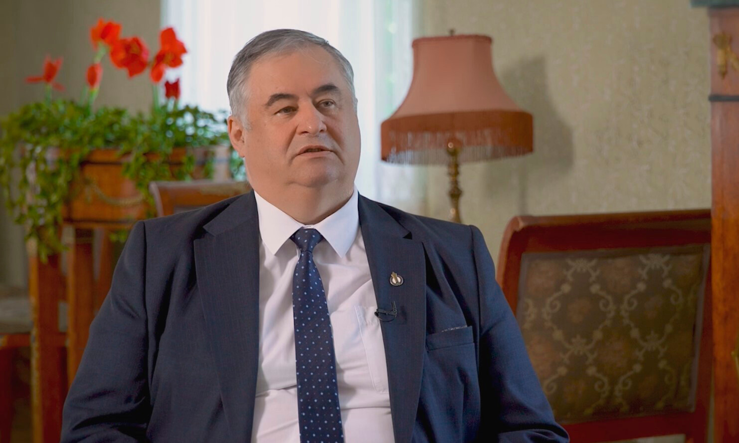 Глава Союза писателей Беларуси Александр Карлюкевич – об идеалах современной литературы и молодых авторах