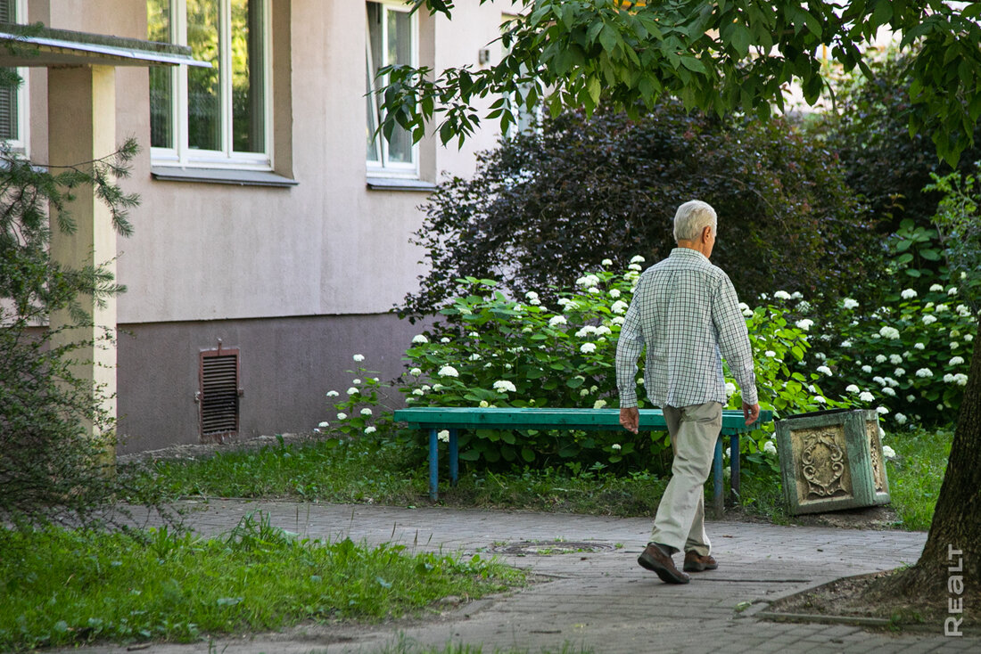 «‎Сюда переезжает все больше молодых». Как живется в первых домах Зеленого Луга