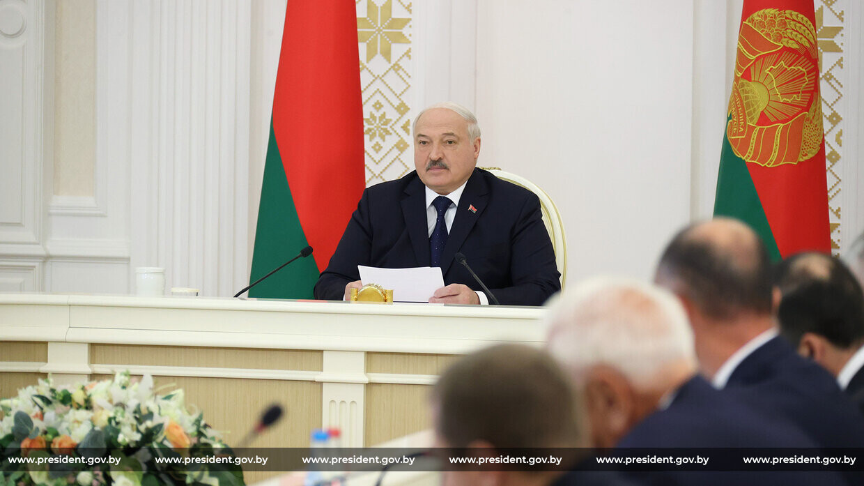 Лукашенко: Беларуси без прорыва в науке подняться на следующую ступень будет невозможно