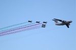 Торжества в честь Дня Независимости Беларуси открылись парадом: более 300 единиц техники и небо в цветах флага