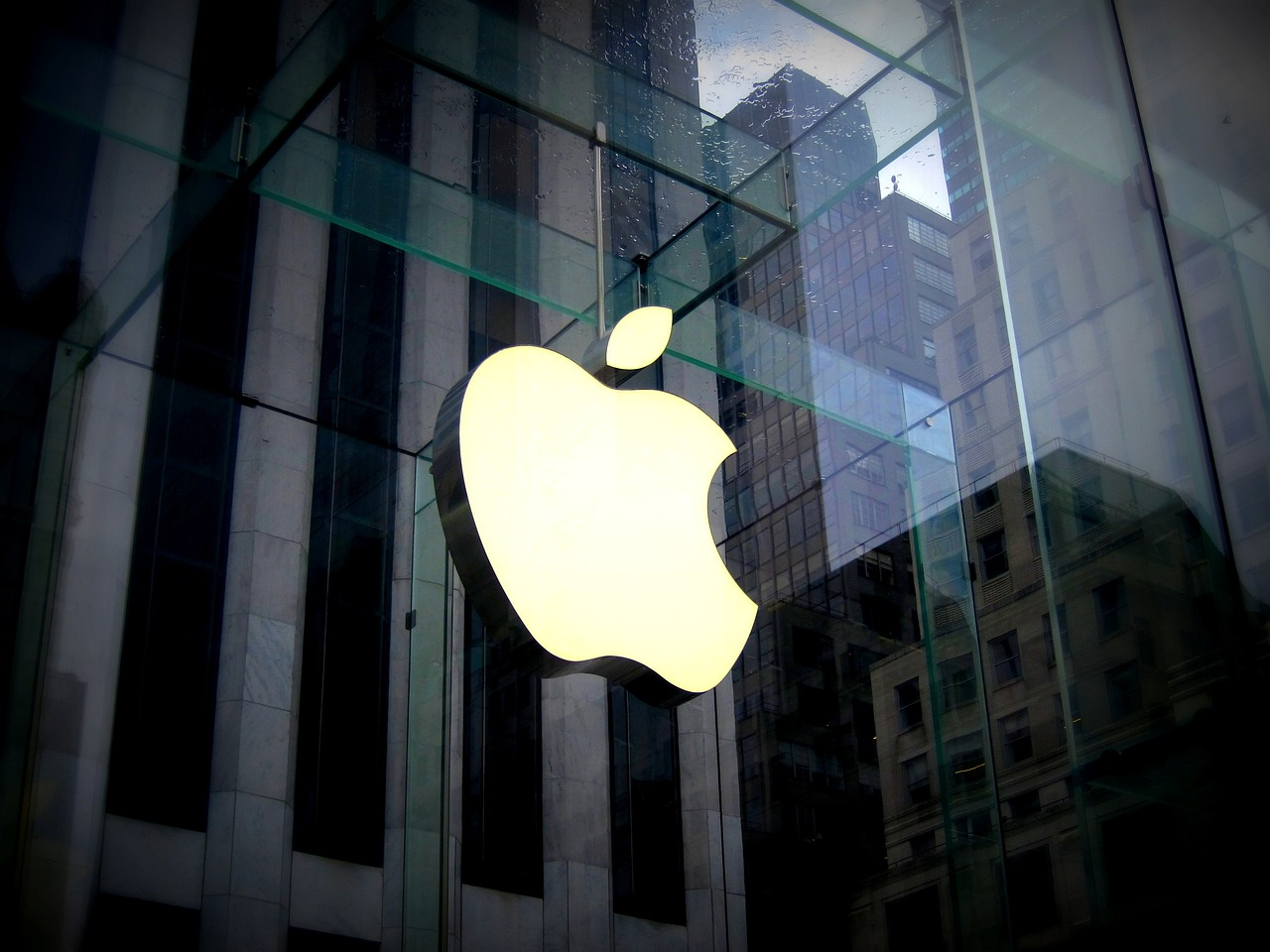 Apple планирует выпуск уникального продукта, продажи McDonald’s упали по всему миру, Xiaomi запустила фабрику, на которой работают только роботы. Мировые новости бизнеса в июле 2024 года