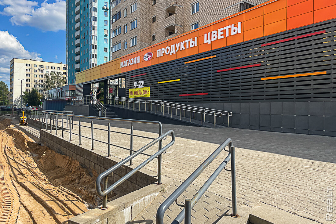 «Это что-то необычное». В Минске после ремонта открылся флагманский магазин «ДорОрс»
