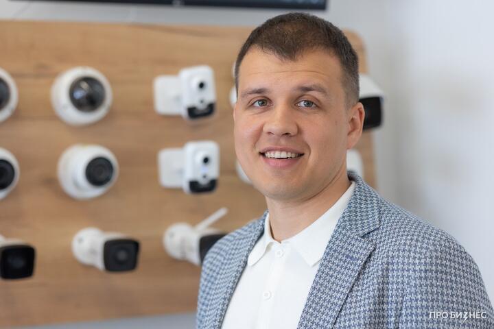 Запрет секонд-хенда, страхи покупки китайских авто и ошибки в работе с блогерами: новости бизнеса за 19-25 августа 2024 года