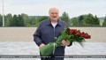 Лукашенко проверил ход реконструкции мемориала «Курган Славы»