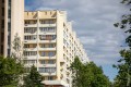 «В 90-х тут начали селиться бизнесмены». Как живется в знаменитых домах художников на Сурганова